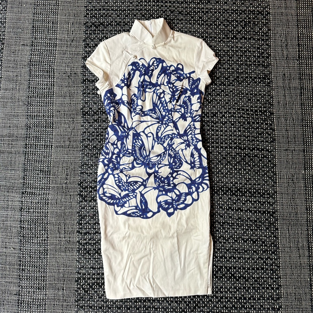 Shanghai Tang White and Blue Qipao Dress